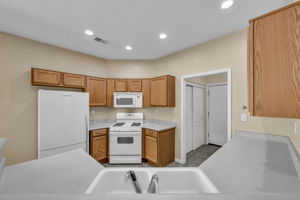 1313 Gambrel Dr_53