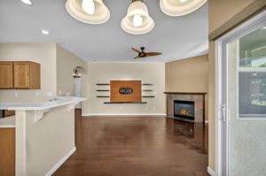 1313 Gambrel Dr_48