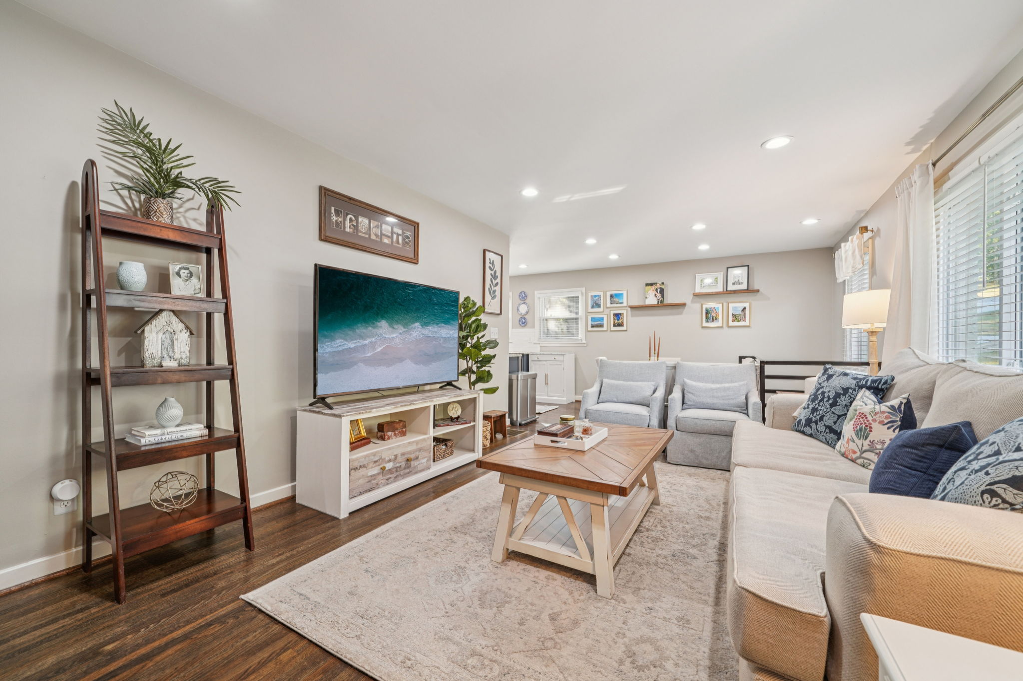 Laurence St-S1111-006