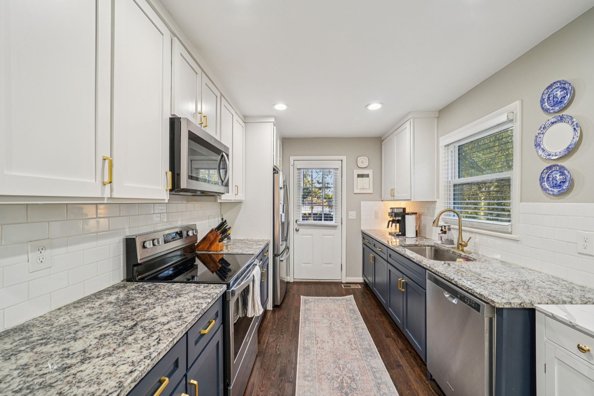 Laurence St-S1111-011