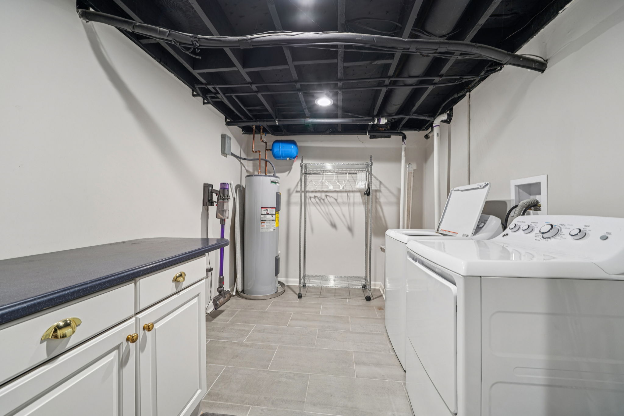 Laurence St-S1111-025