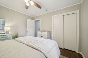 Laurence St-S1111-019