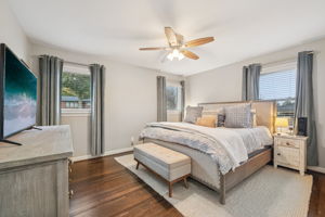 Laurence St-S1111-020