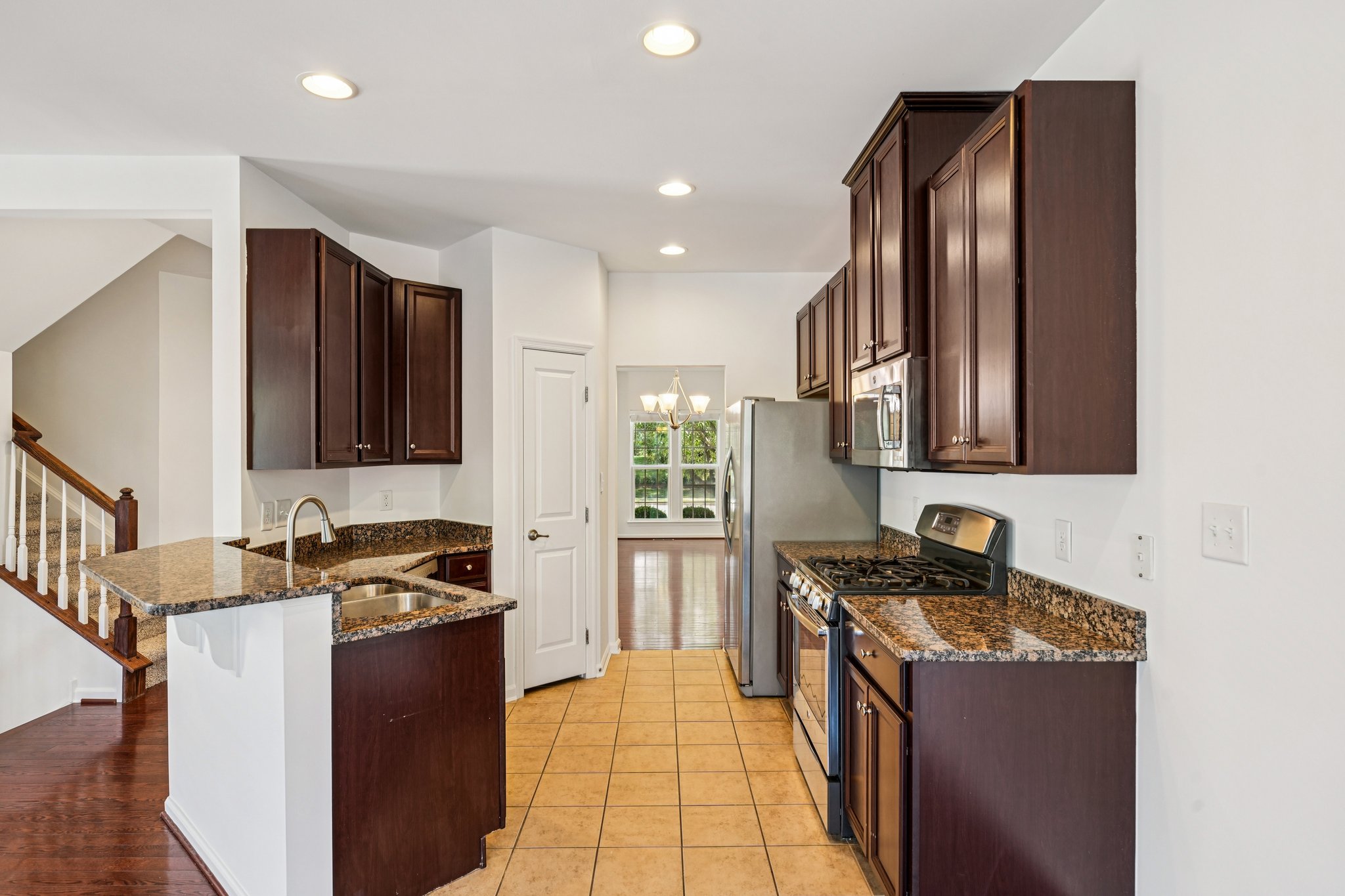 Madison Ln-S1208-016.jpg
