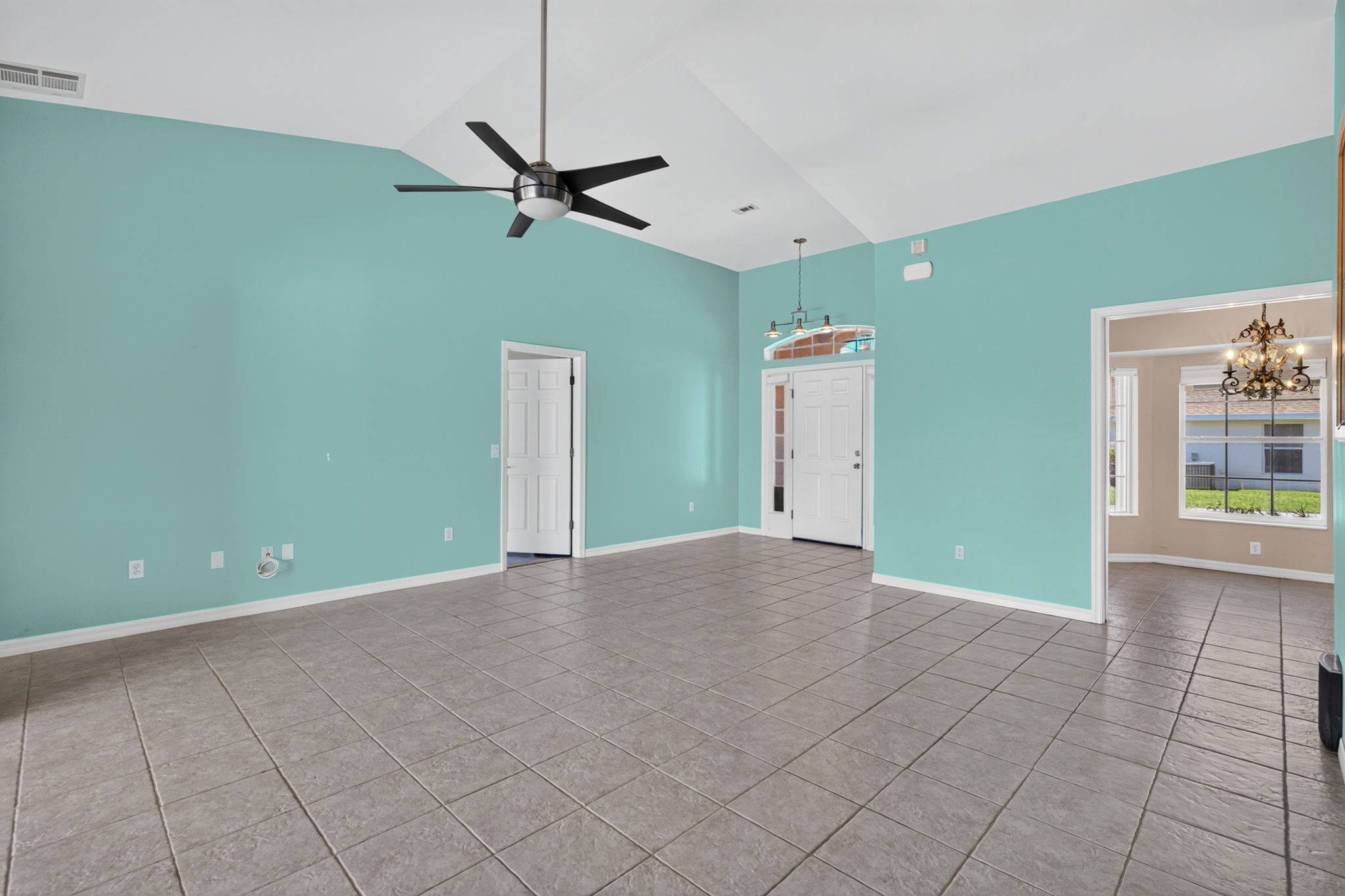 Virtually Stage Livingroom, dining room, foyer