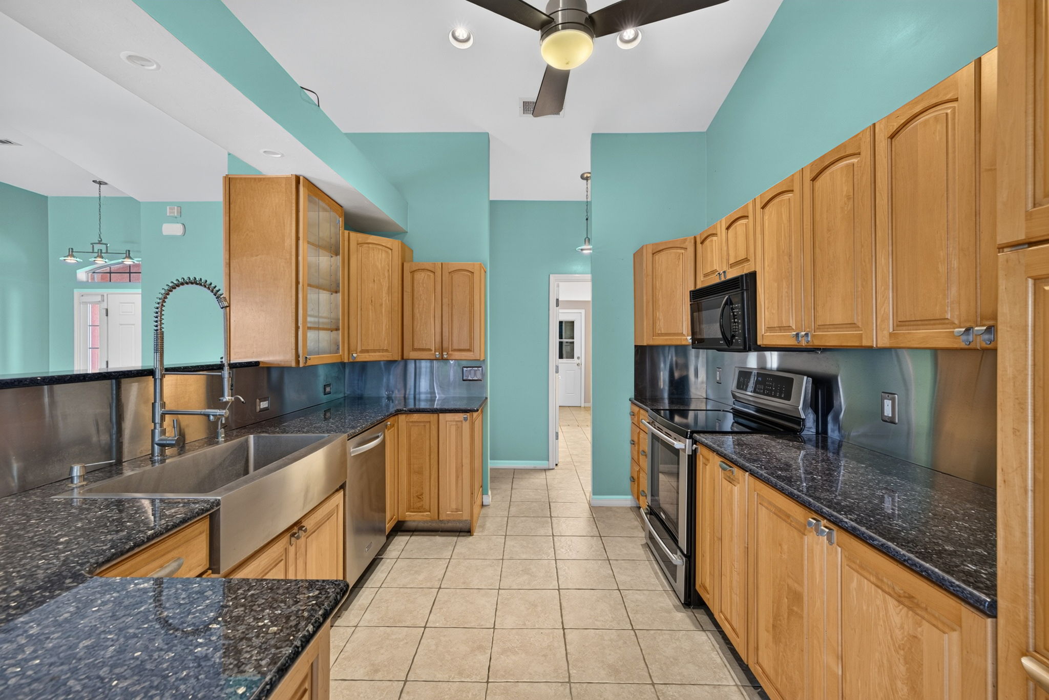 Kitchen 1 of 4