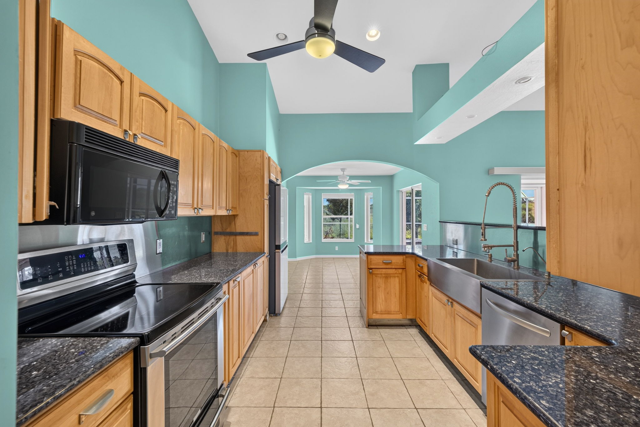 Kitchen 3 of 4