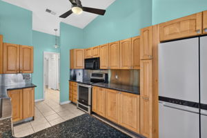 Kitchen 2 of 4
