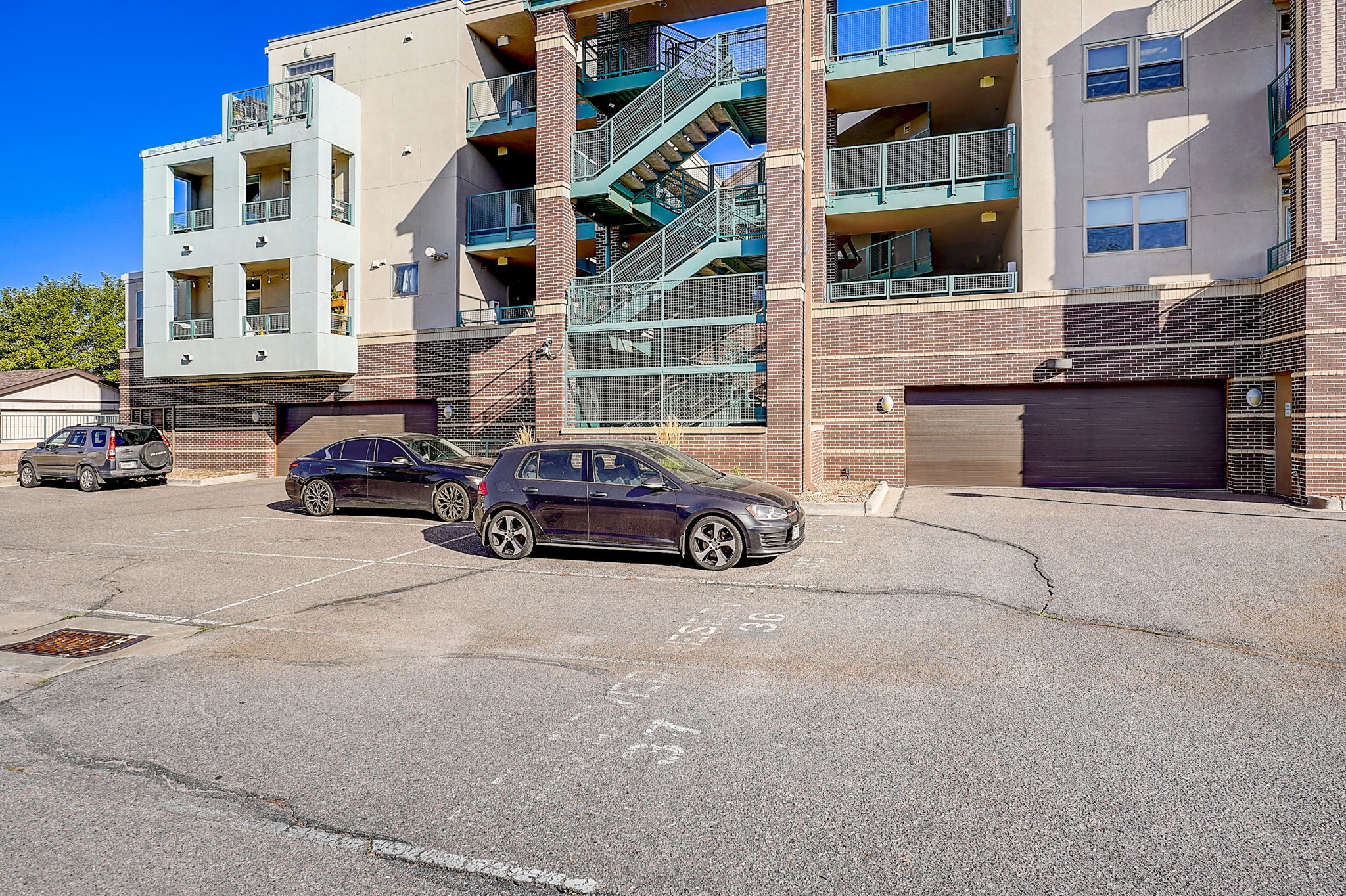 S Clarkson St-032