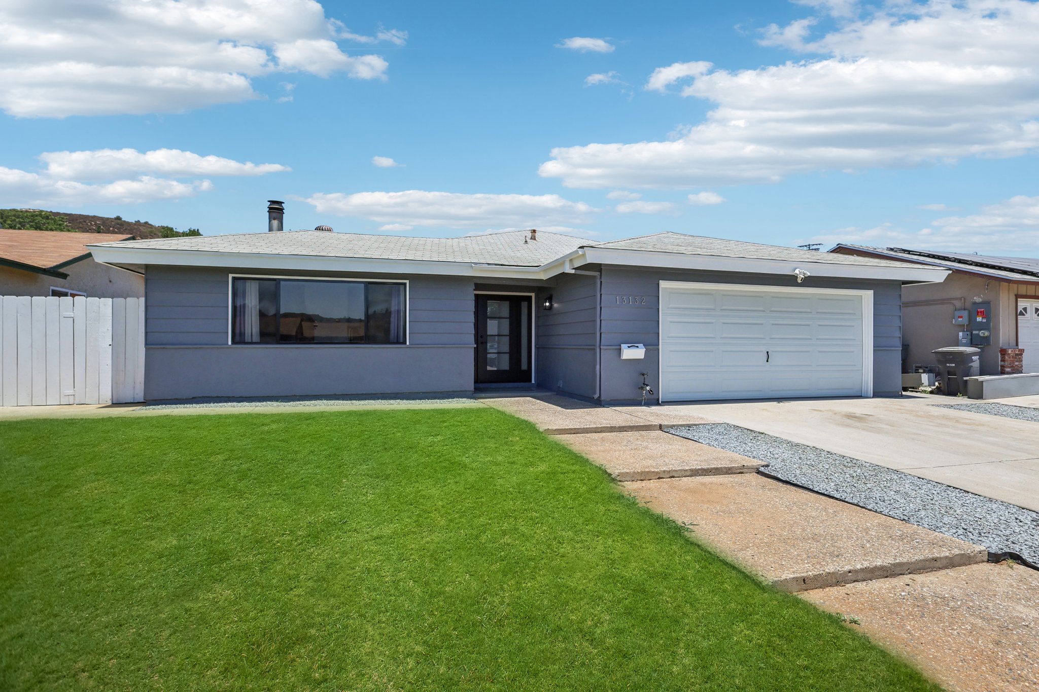 Pam Ln-L0507-002.jpg