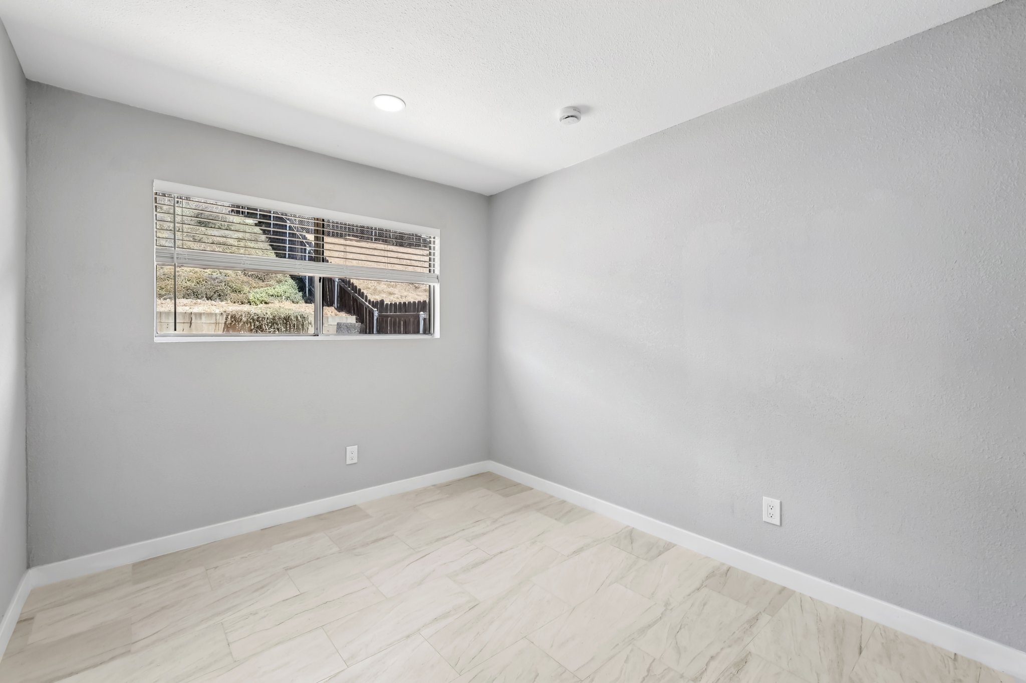 Pam Ln-L0507-016.jpg