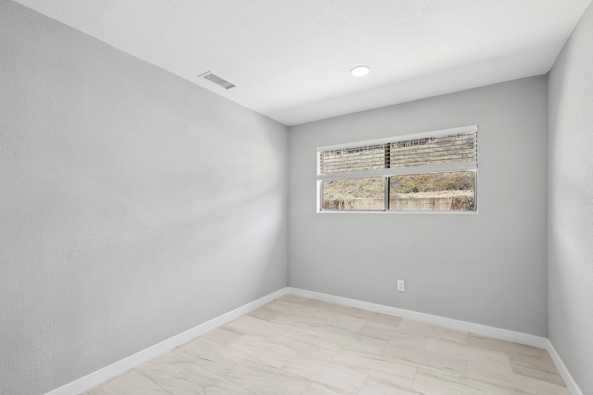 Pam Ln-L0507-019.jpg