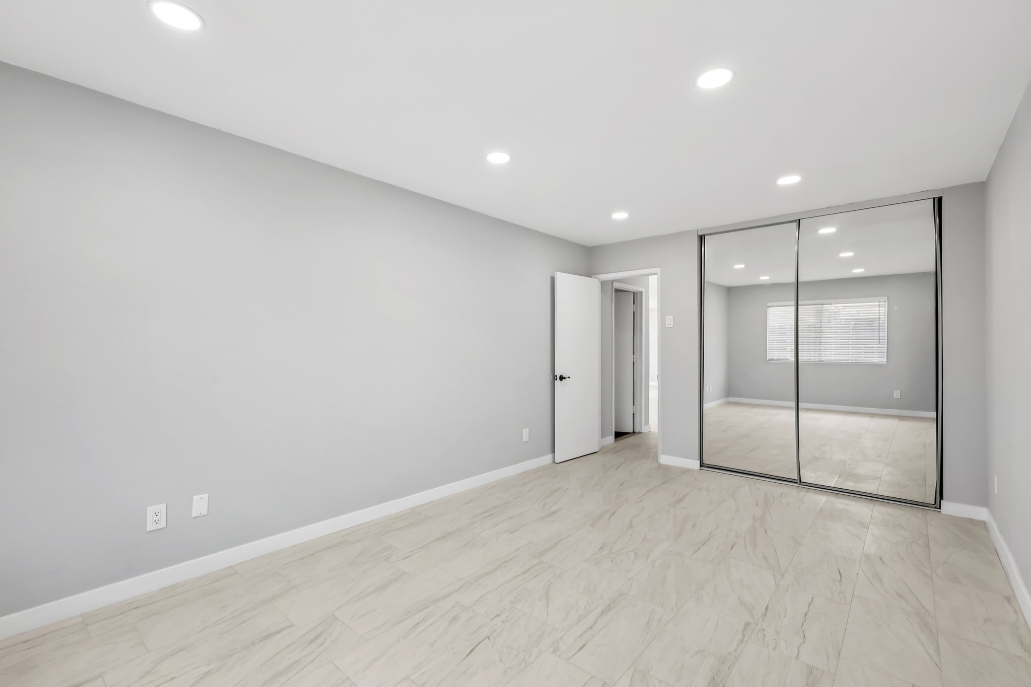 Pam Ln-L0507-030.jpg