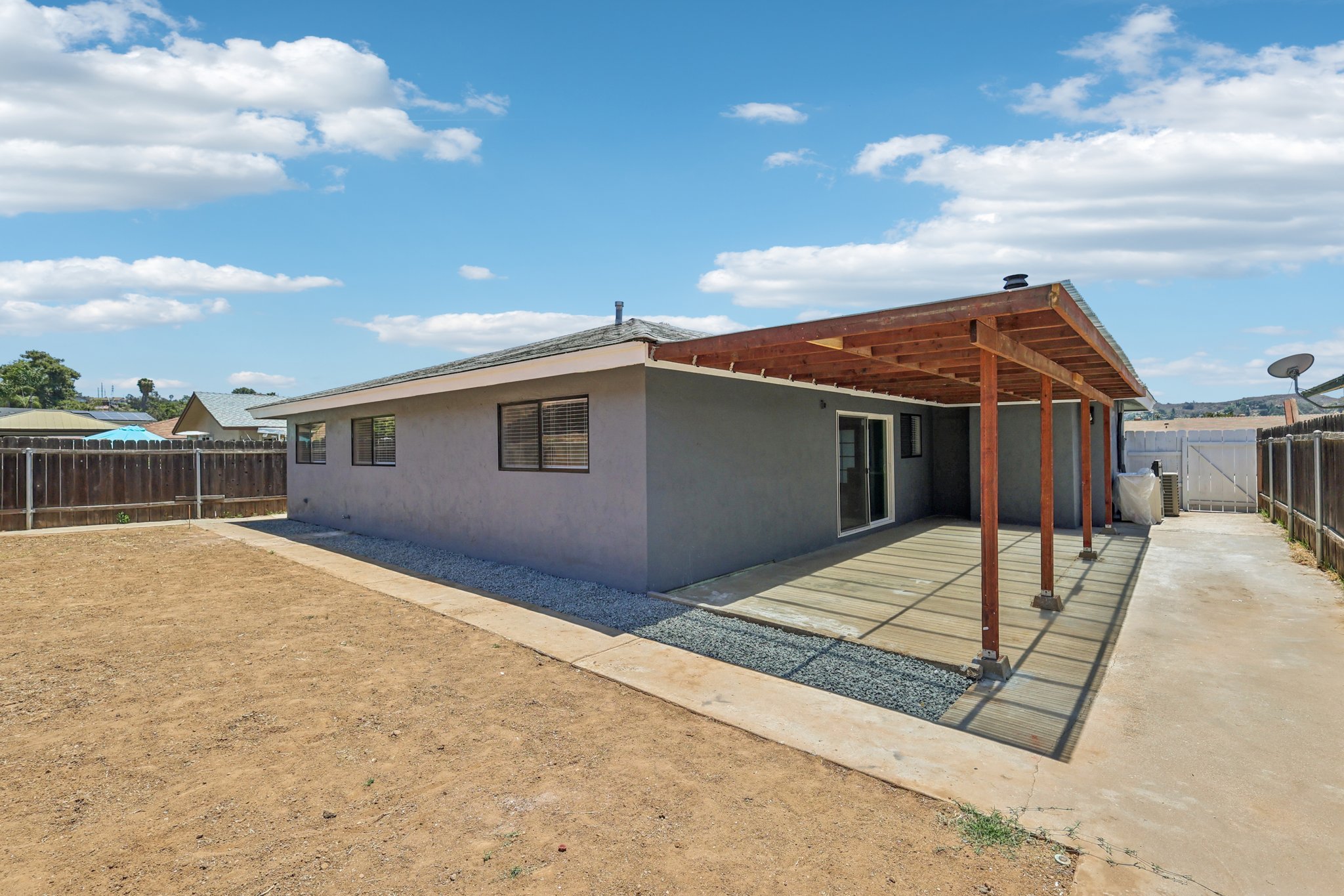 Pam Ln-L0507-043.jpg