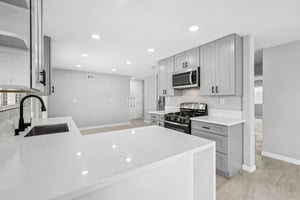 Pam Ln-L0507-012.jpg