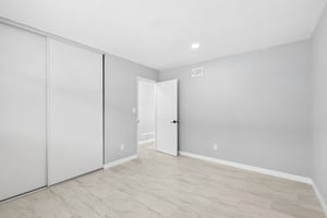 Pam Ln-L0507-025.jpg