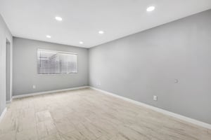 Pam Ln-L0507-028.jpg