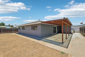 Pam Ln-L0507-043.jpg