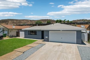 Pam Ln-L0507-046.jpg