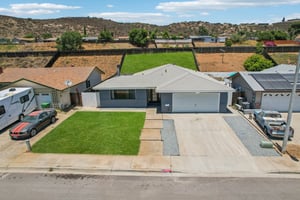 Pam Ln-L0507-048.jpg