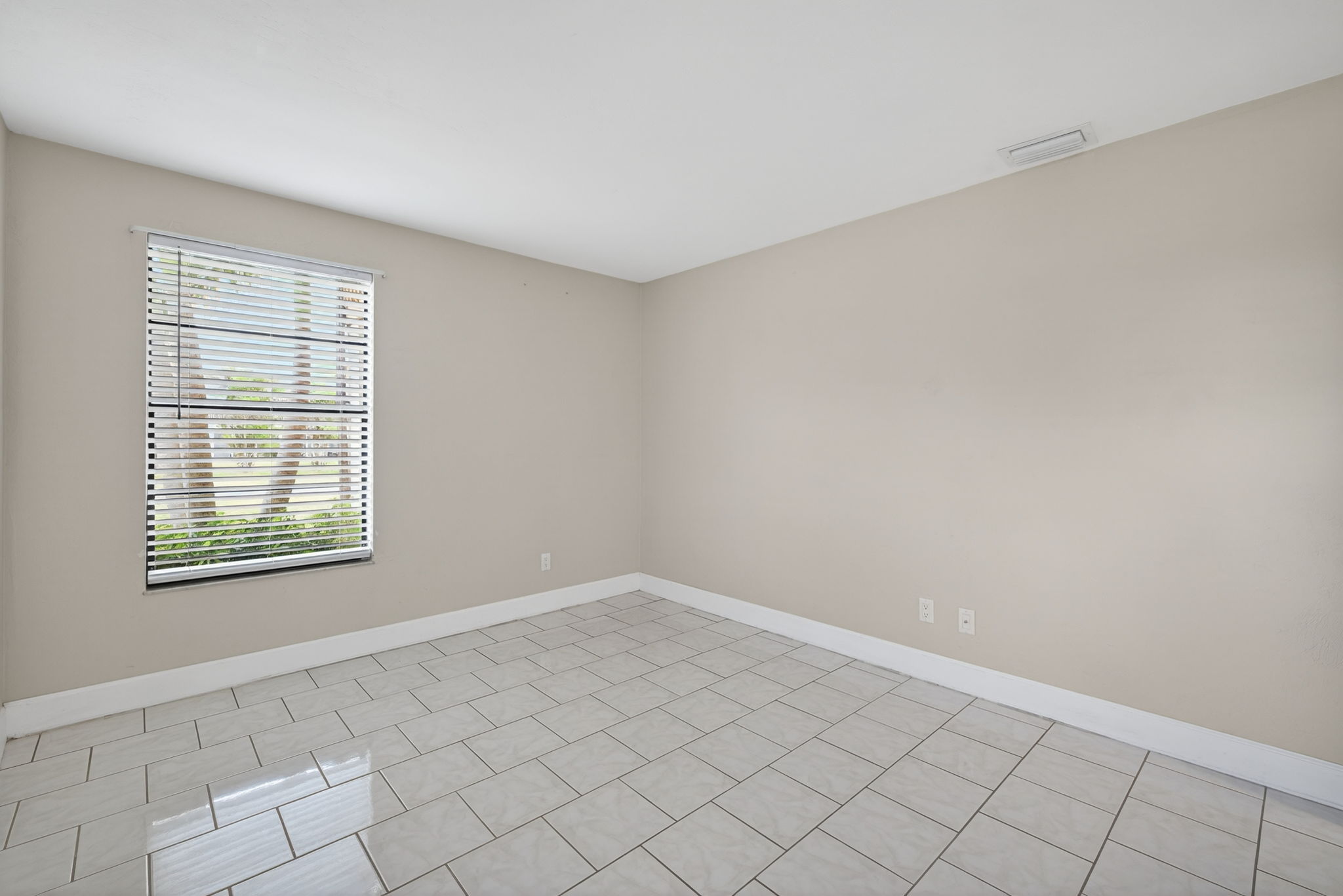 Primary Bedroom 4 of 4