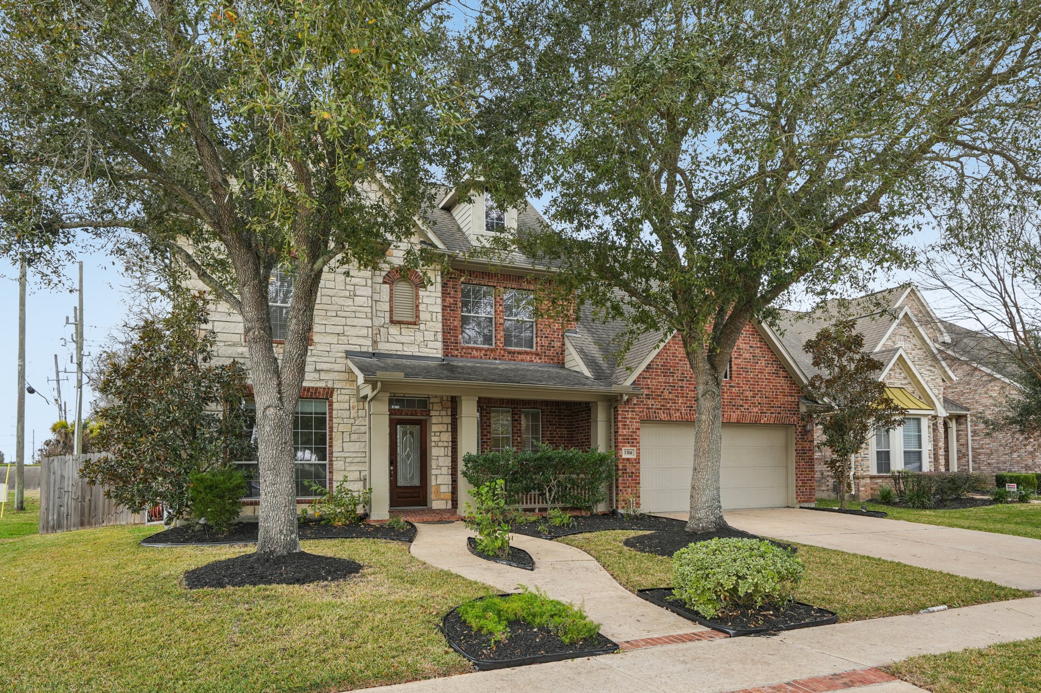Ravenel Ln-S1101-002.jpg