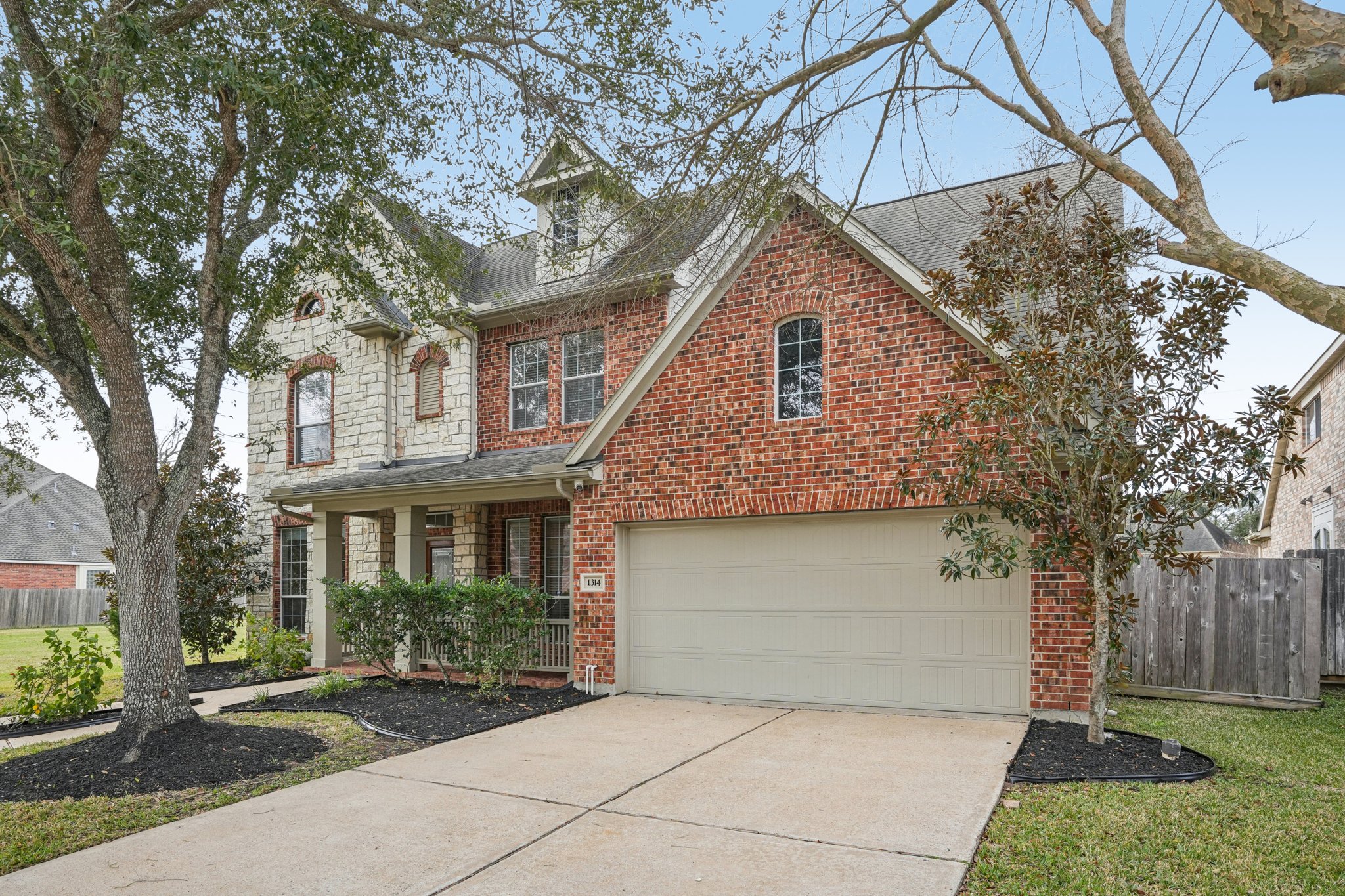 Ravenel Ln-S1101-007.jpg