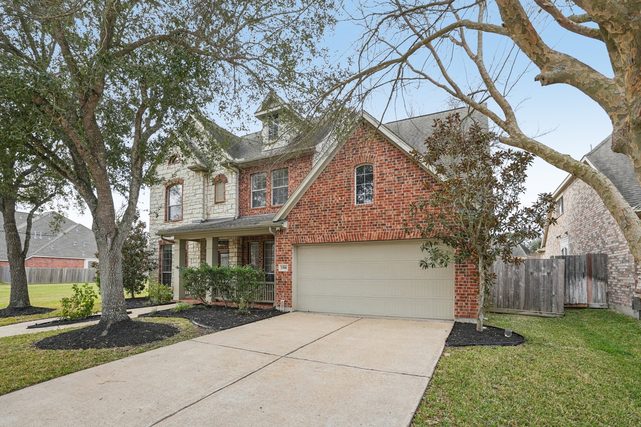 Ravenel Ln-S1101-008.jpg