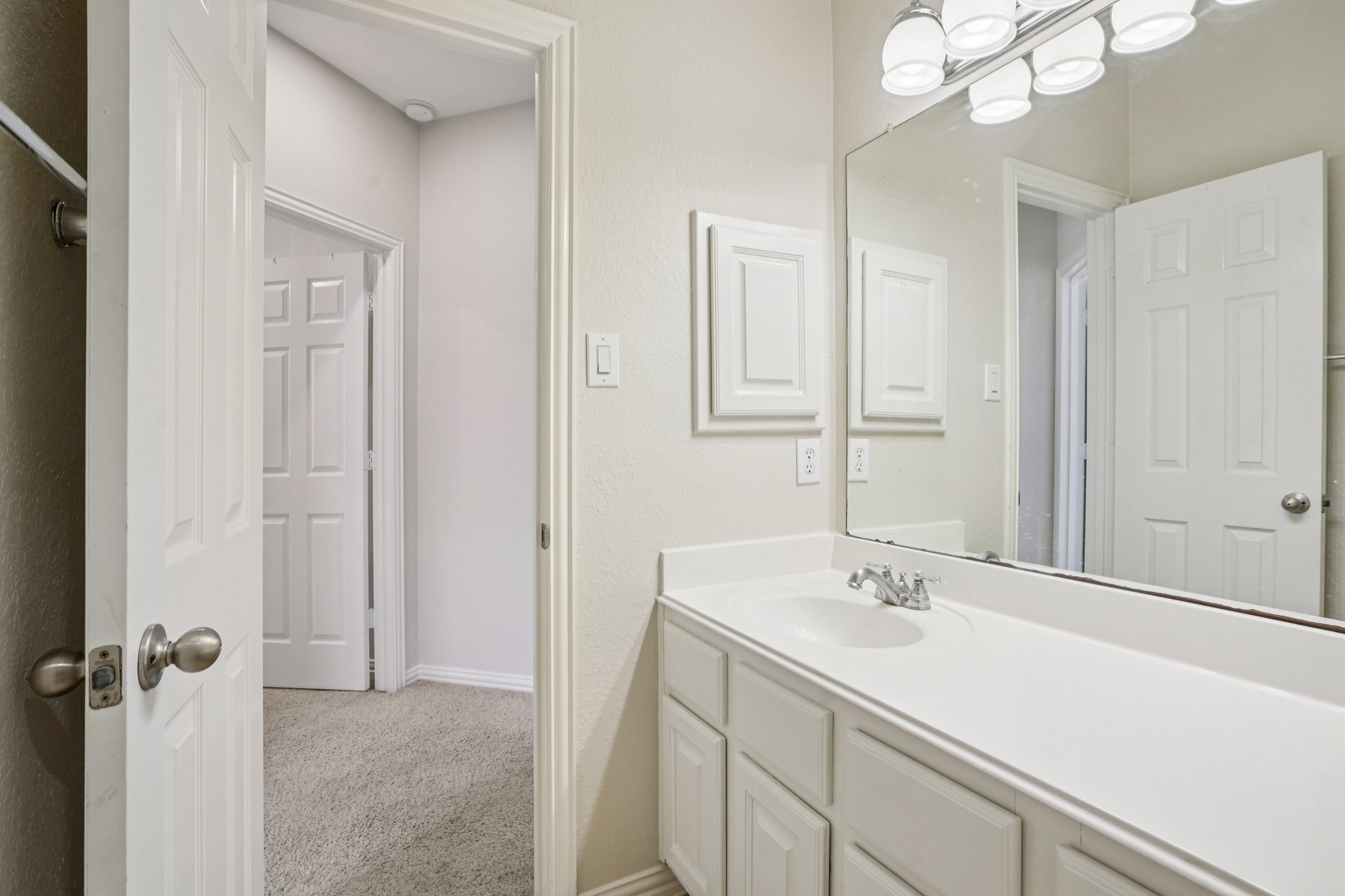 Ravenel Ln-S1101-041.jpg