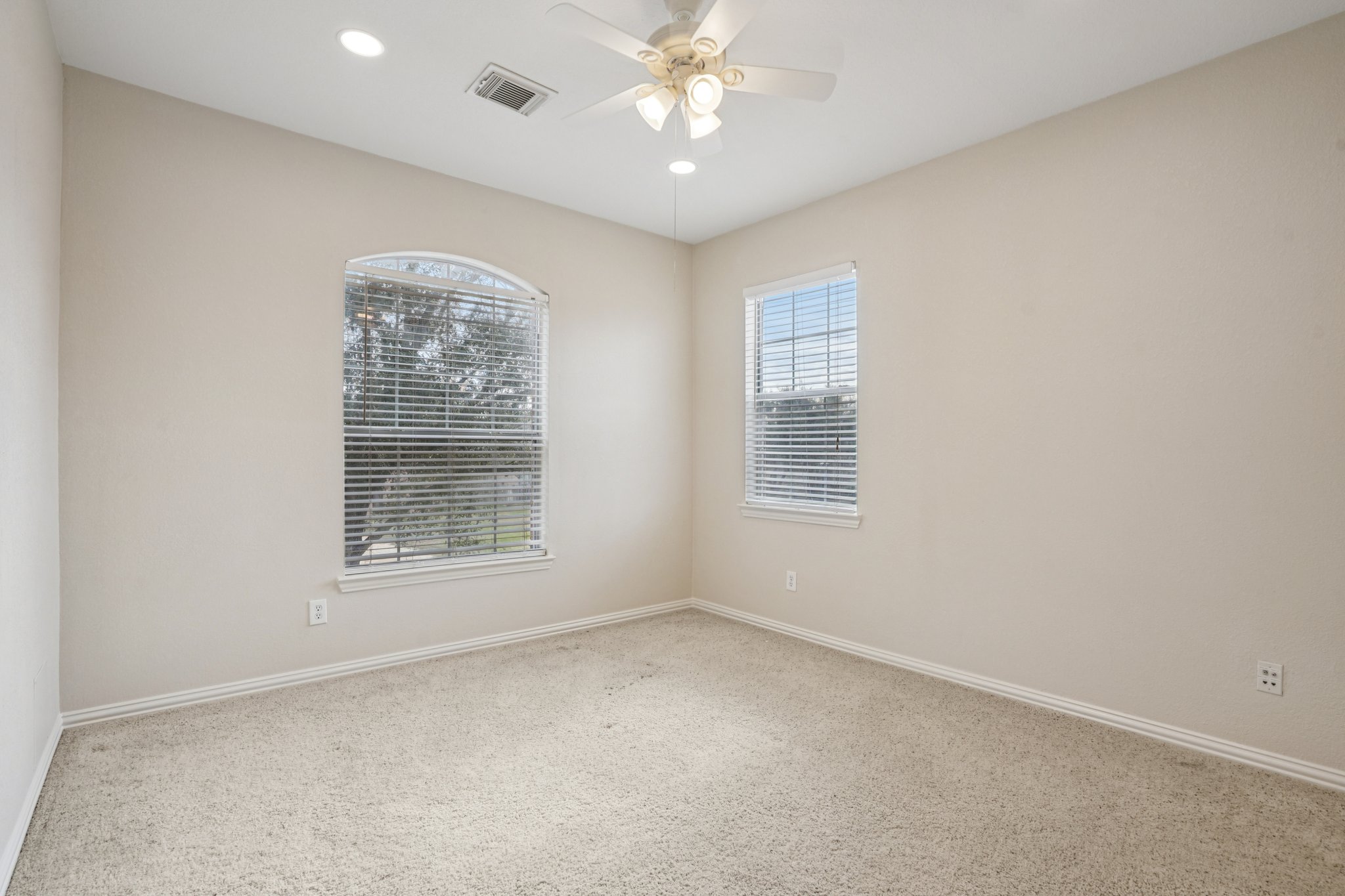 Ravenel Ln-S1101-044.jpg