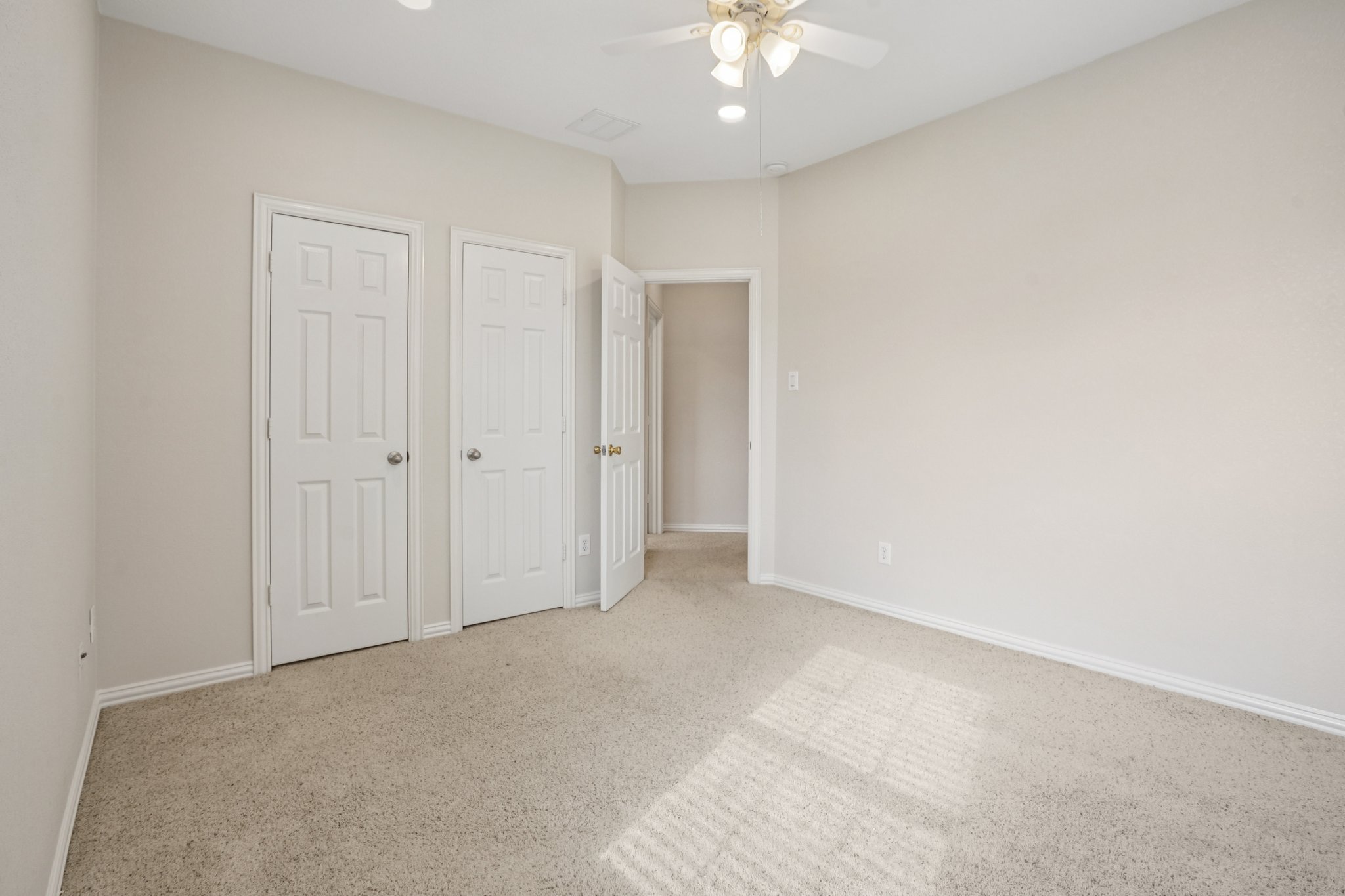 Ravenel Ln-S1101-045.jpg