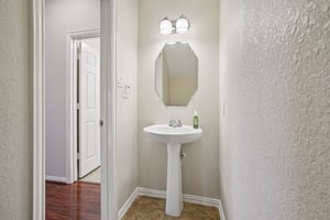 Ravenel Ln-S1101-029.jpg