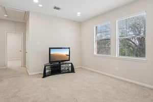 Ravenel Ln-S1101-038.jpg