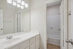 Ravenel Ln-S1101-039.jpg