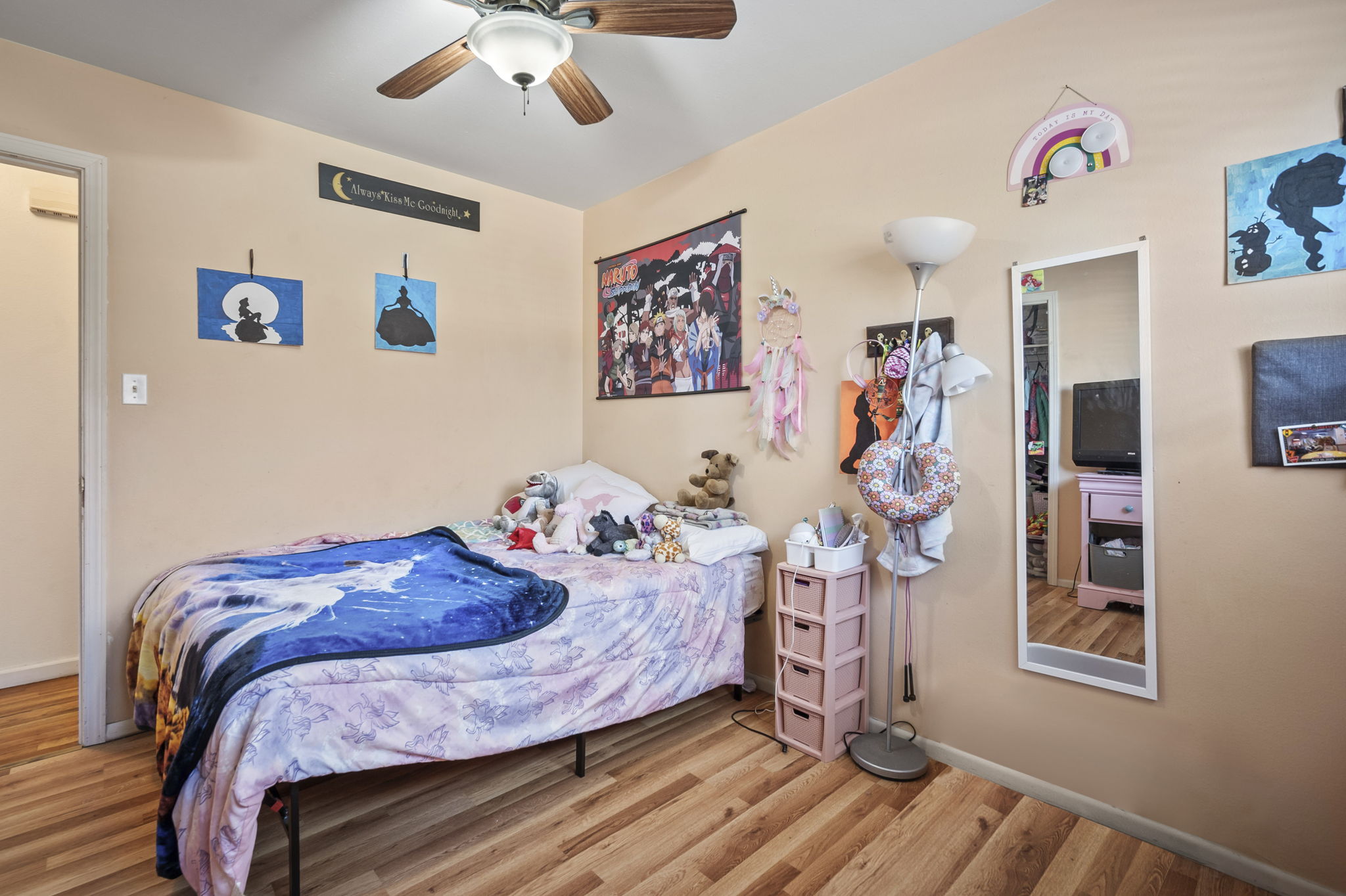  Photo 18