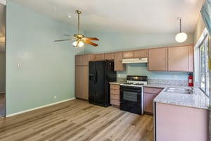 W Victoria St-S2108-012.jpg