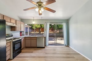 W Victoria St-S2108-014.jpg