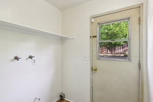 W Victoria St-S2108-022.jpg
