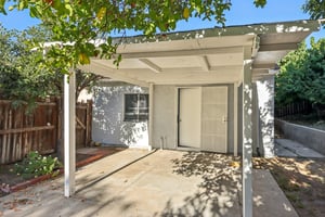 W Victoria St-S2108-041.jpg