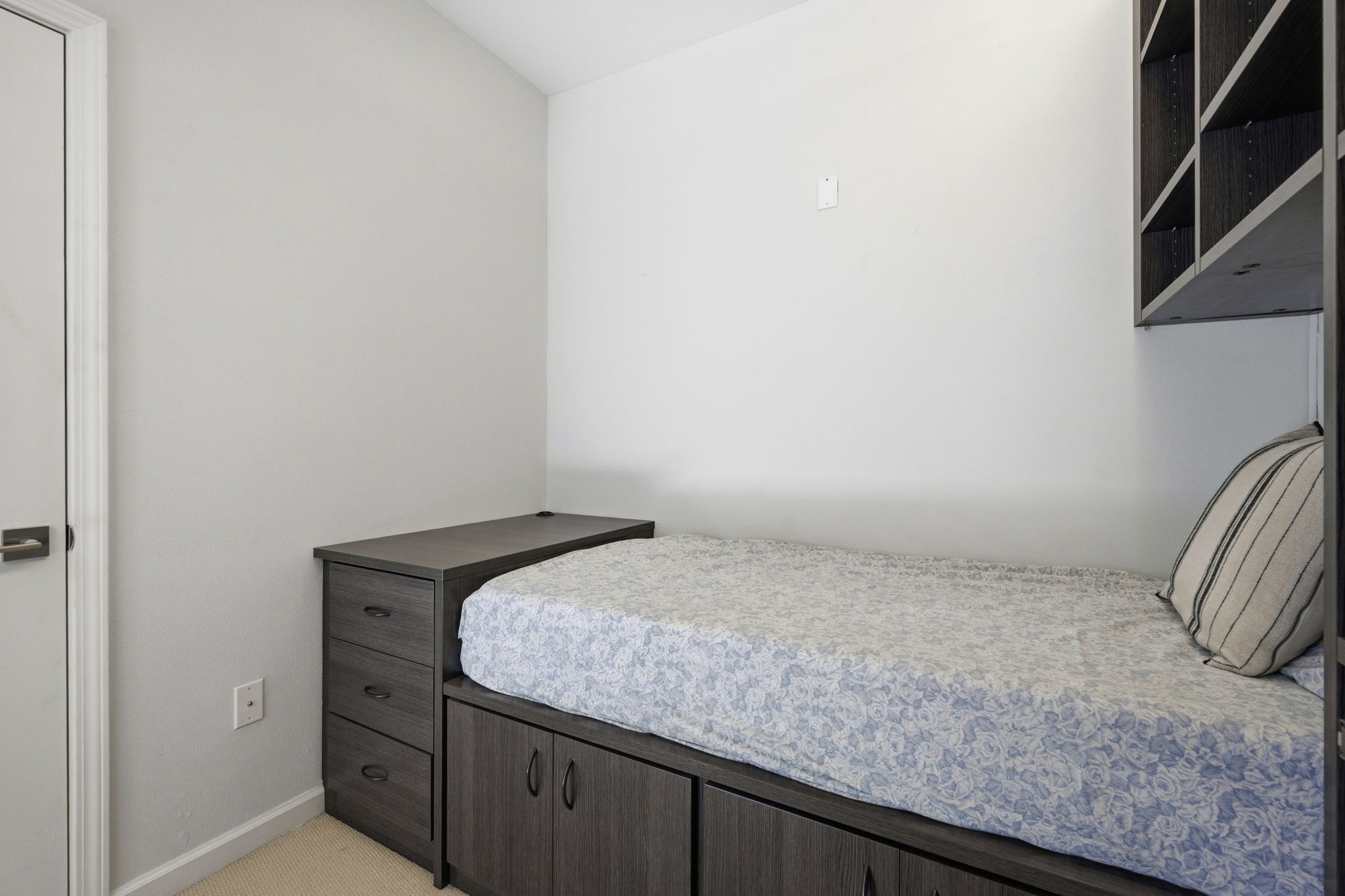 014_F8_1315 Alma Ave 223