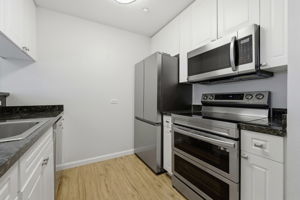 007_F8_1315 Alma Ave 223