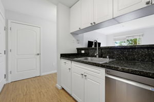 010_F8_1315 Alma Ave 223