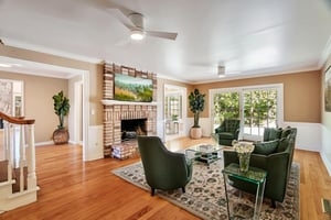 010_1315 Bright Oaks virtually staged.jpeg