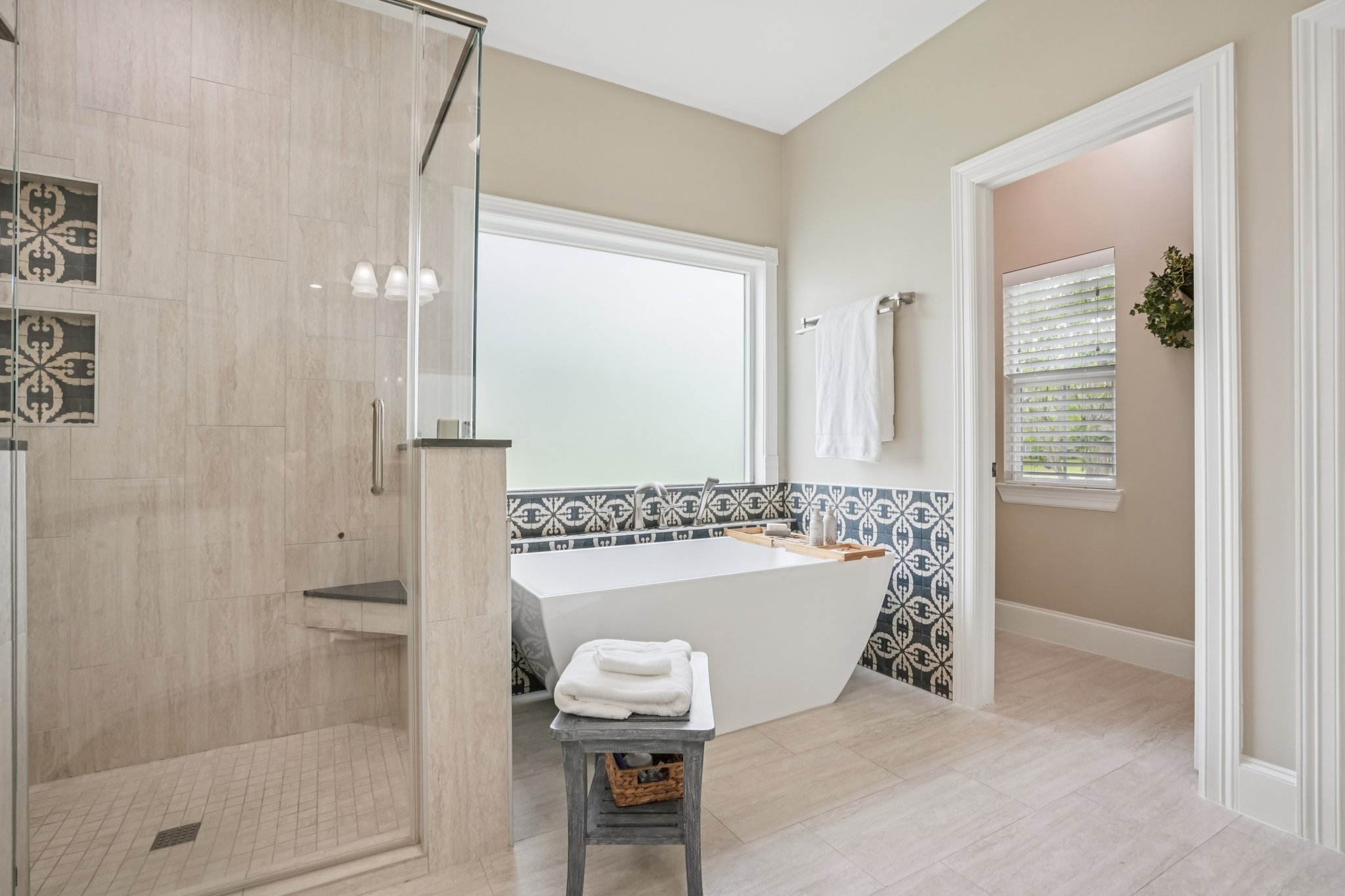 Chapel Bay Rd-S1604-024.jpg