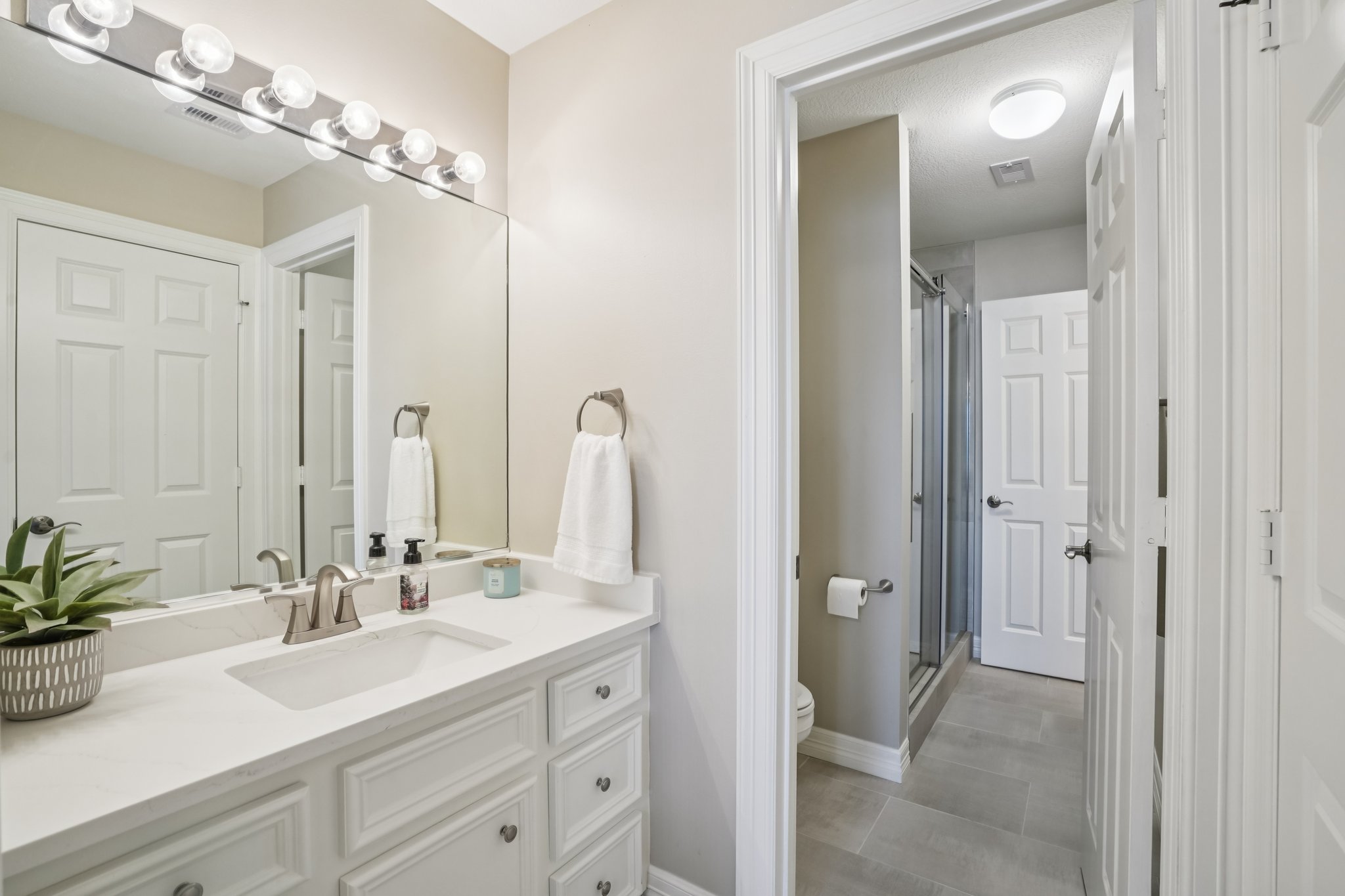 Chapel Bay Rd-S1604-041.jpg