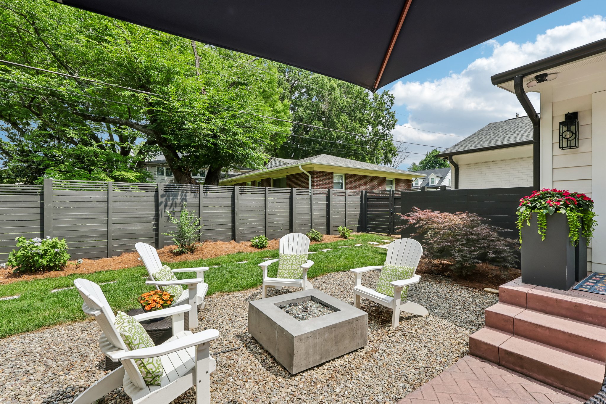 - 1315 Holmes Dr-S0906-052.jpg
