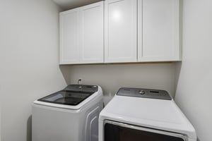 - 1315 Holmes Dr-S0906-035.jpg
