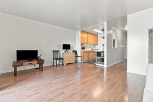 006_F8_1315 Laguna St 2