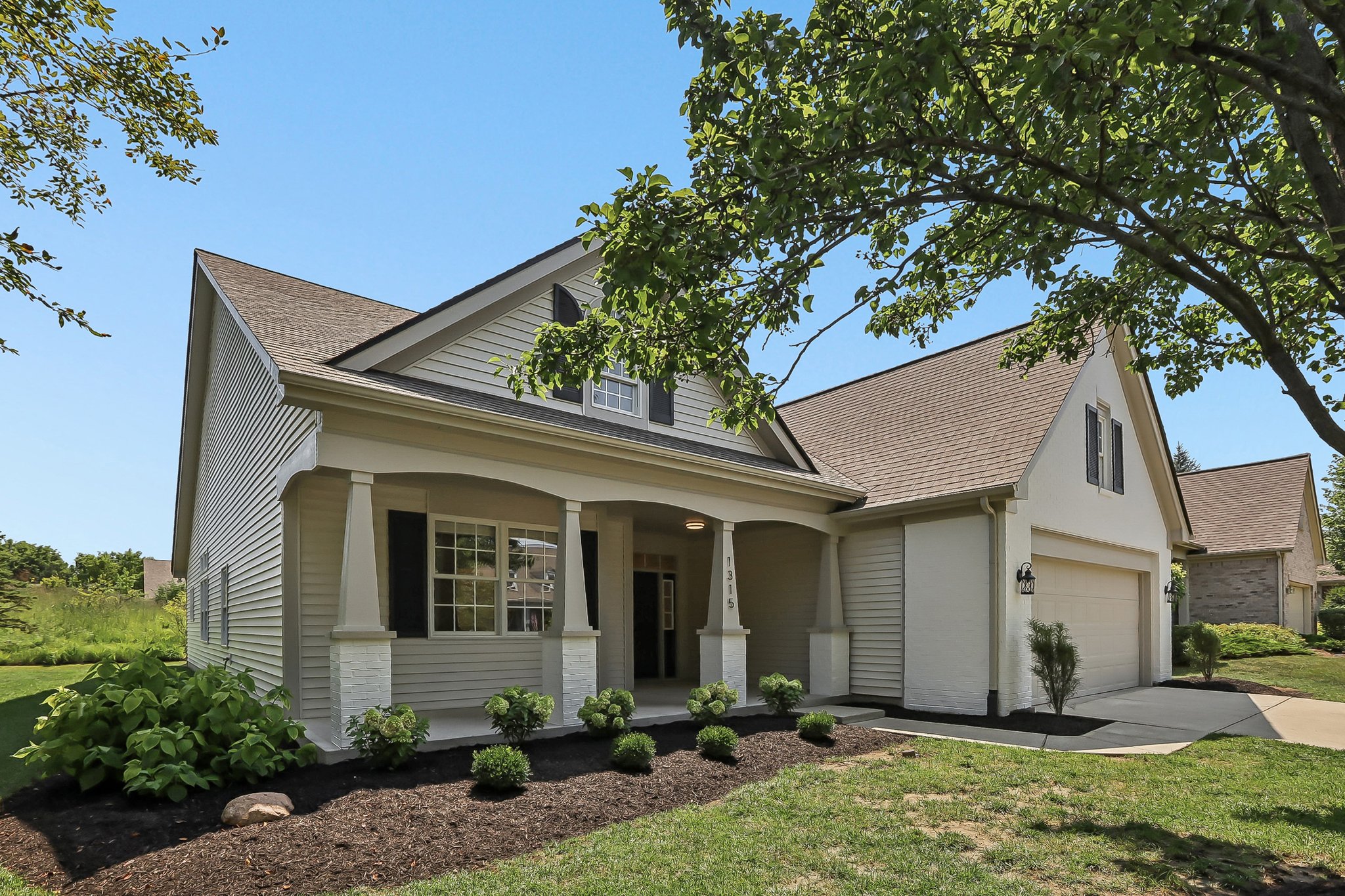 Monmouth Dr-S1507-002.jpg