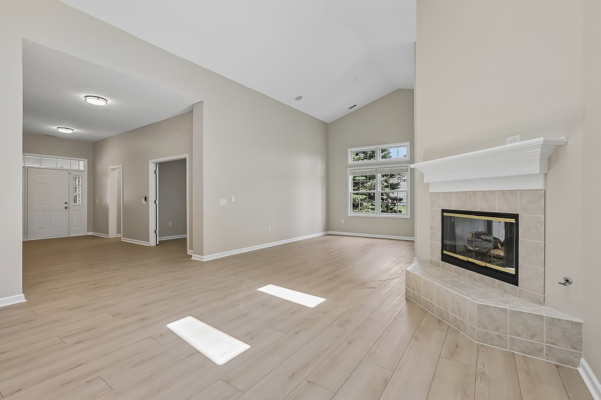 Monmouth Dr-S1507-008.jpg